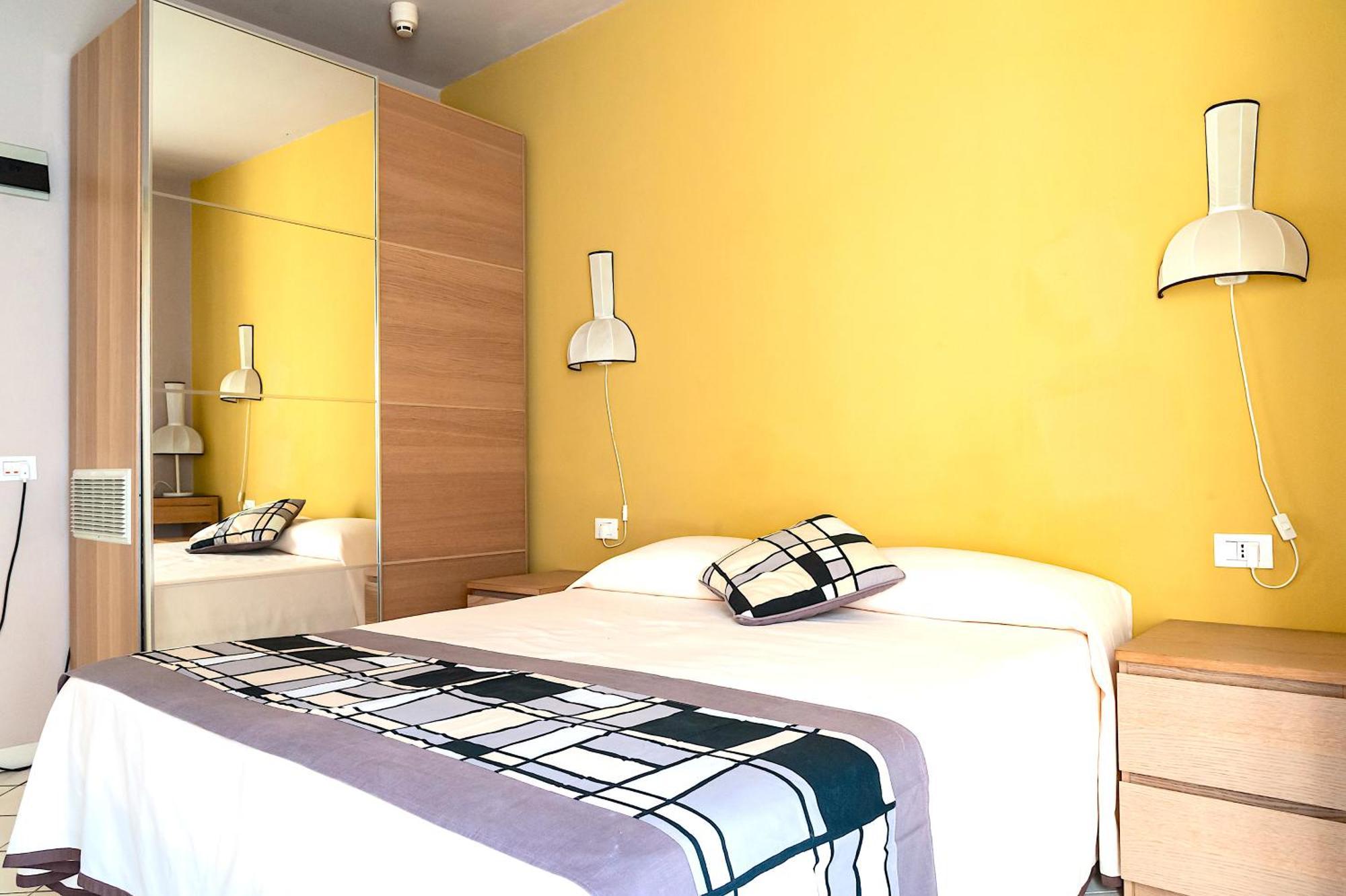 Hotel Trionfal Милано Мартима Екстериор снимка