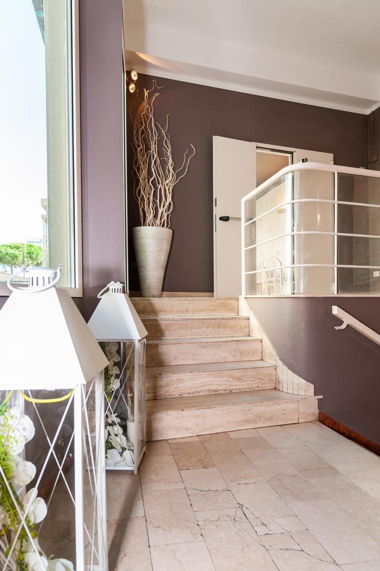 Hotel Trionfal Милано Мартима Екстериор снимка