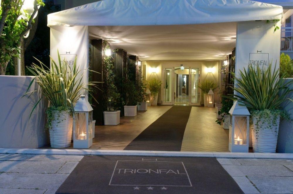 Hotel Trionfal Милано Мартима Екстериор снимка